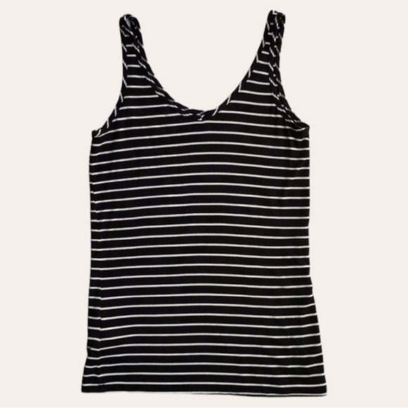 Reitmans Tank Top Reversible Striped Black and White - Picture 3 of 14